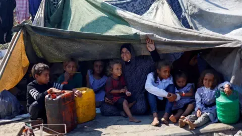 Dire Crisis within Gaza City as Israeli Forces Push Forward