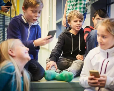 Sweden to Implement Countrywide Cellphone Restriction in Educational Institutions